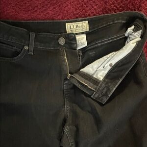 L.L. Bean Women’s Favorite Fit Straight Cropped Black Jeans